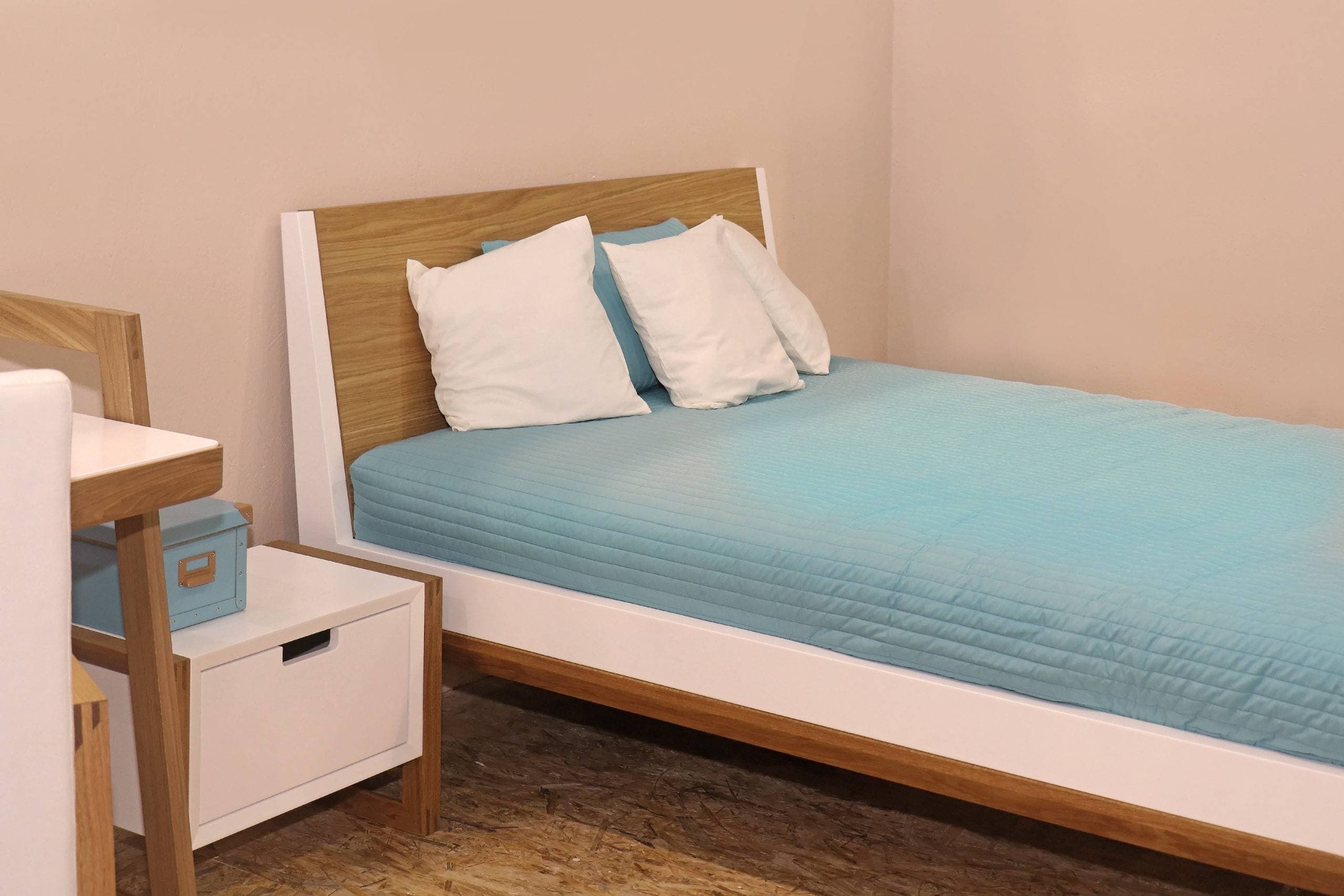 How to Make a Small Bedroom Look Bigger: 5 Top Styling Tips